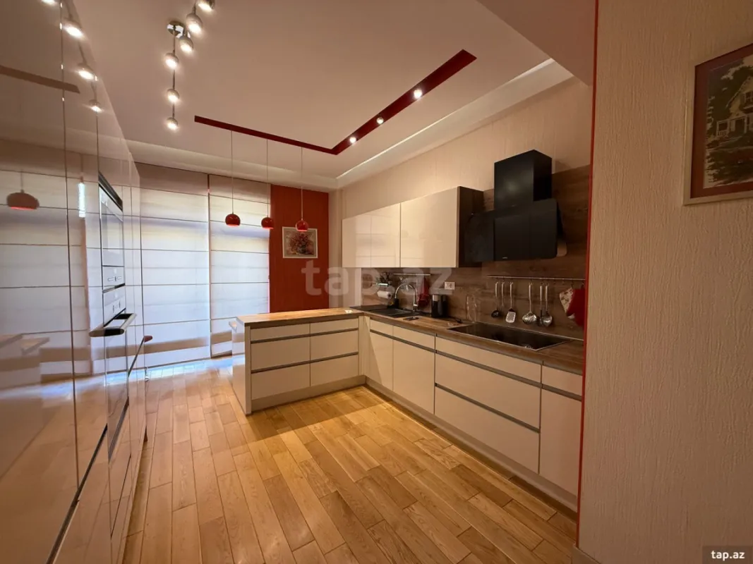 Kirayə verilir 4 otaqlı yeni tikili 160 m²