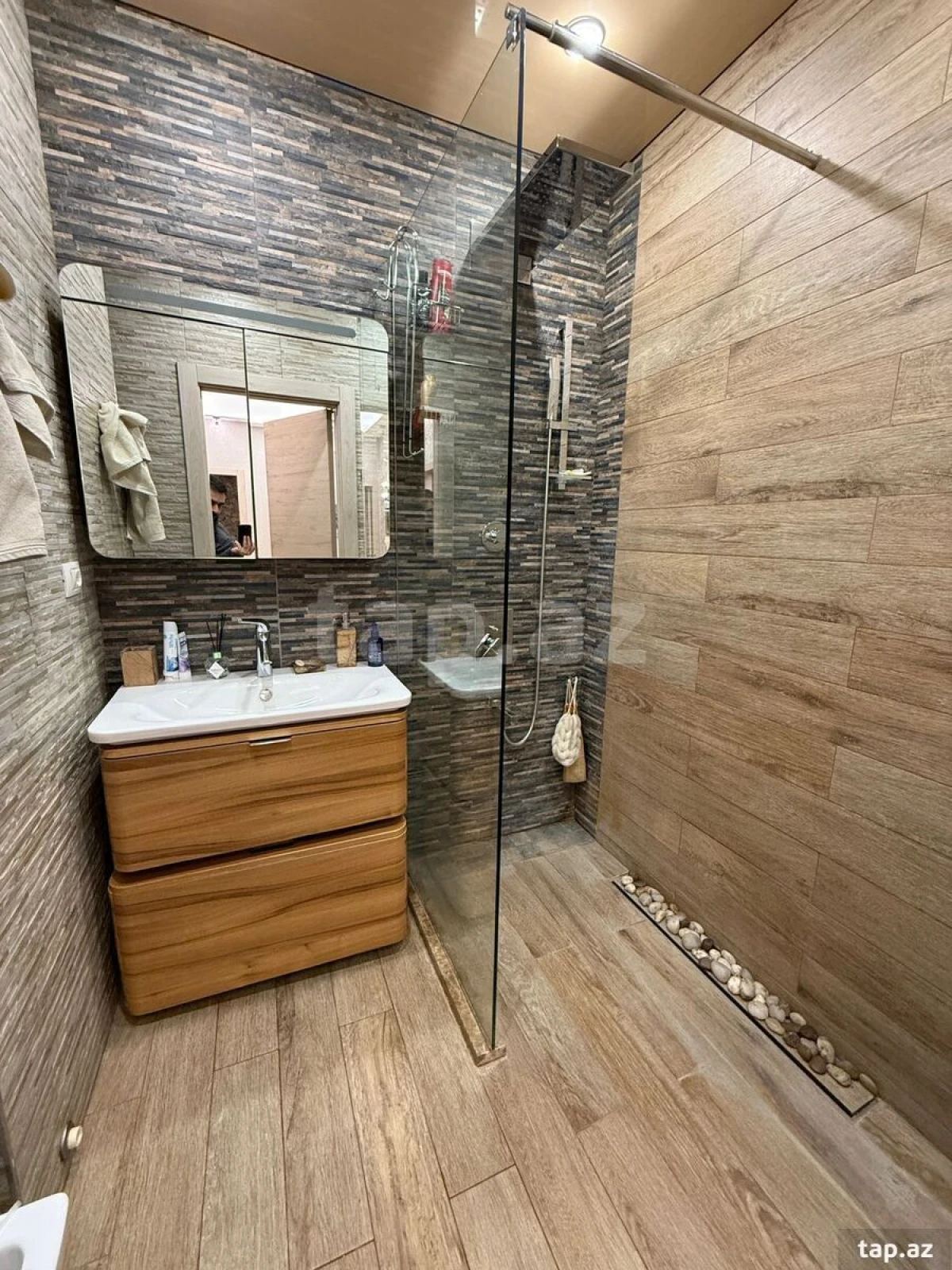 Kirayə verilir 4 otaqlı yeni tikili 160 m²