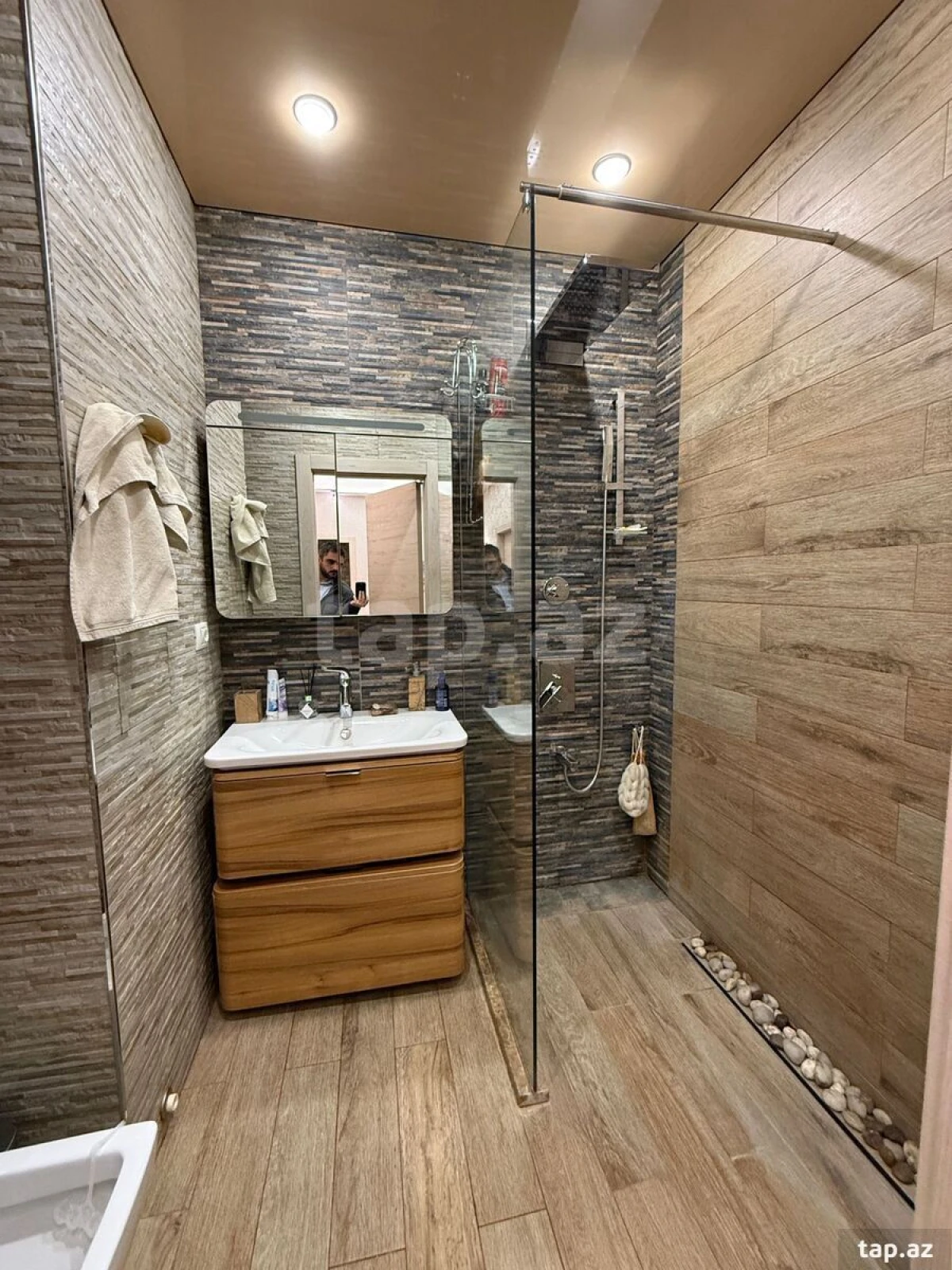 Kirayə verilir 4 otaqlı yeni tikili 160 m²