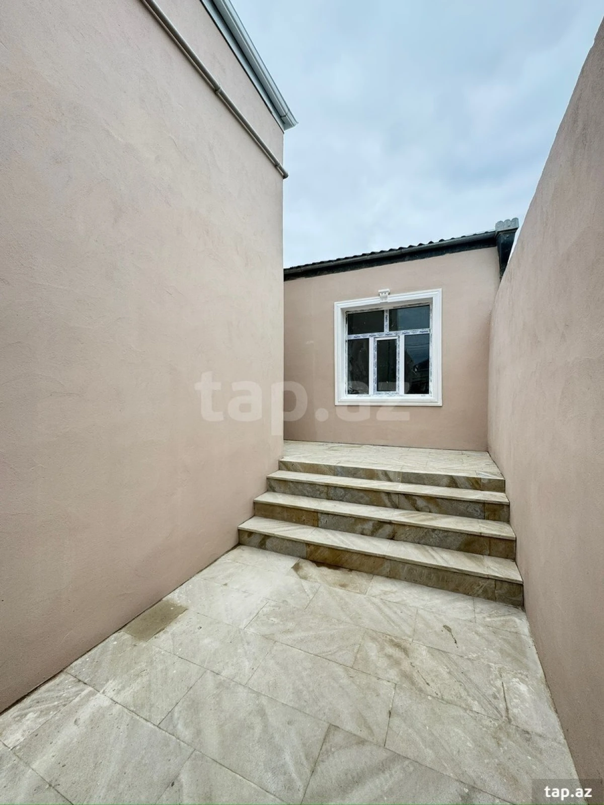 Satılır 3 otaqlı həyət evi