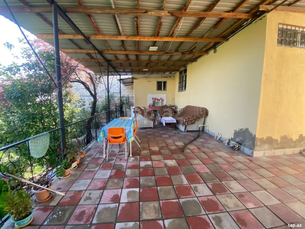 Satılır 4 otaqlı həyət evi