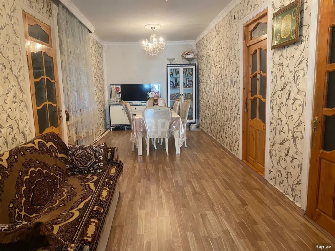 Satılır 4 otaqlı həyət evi