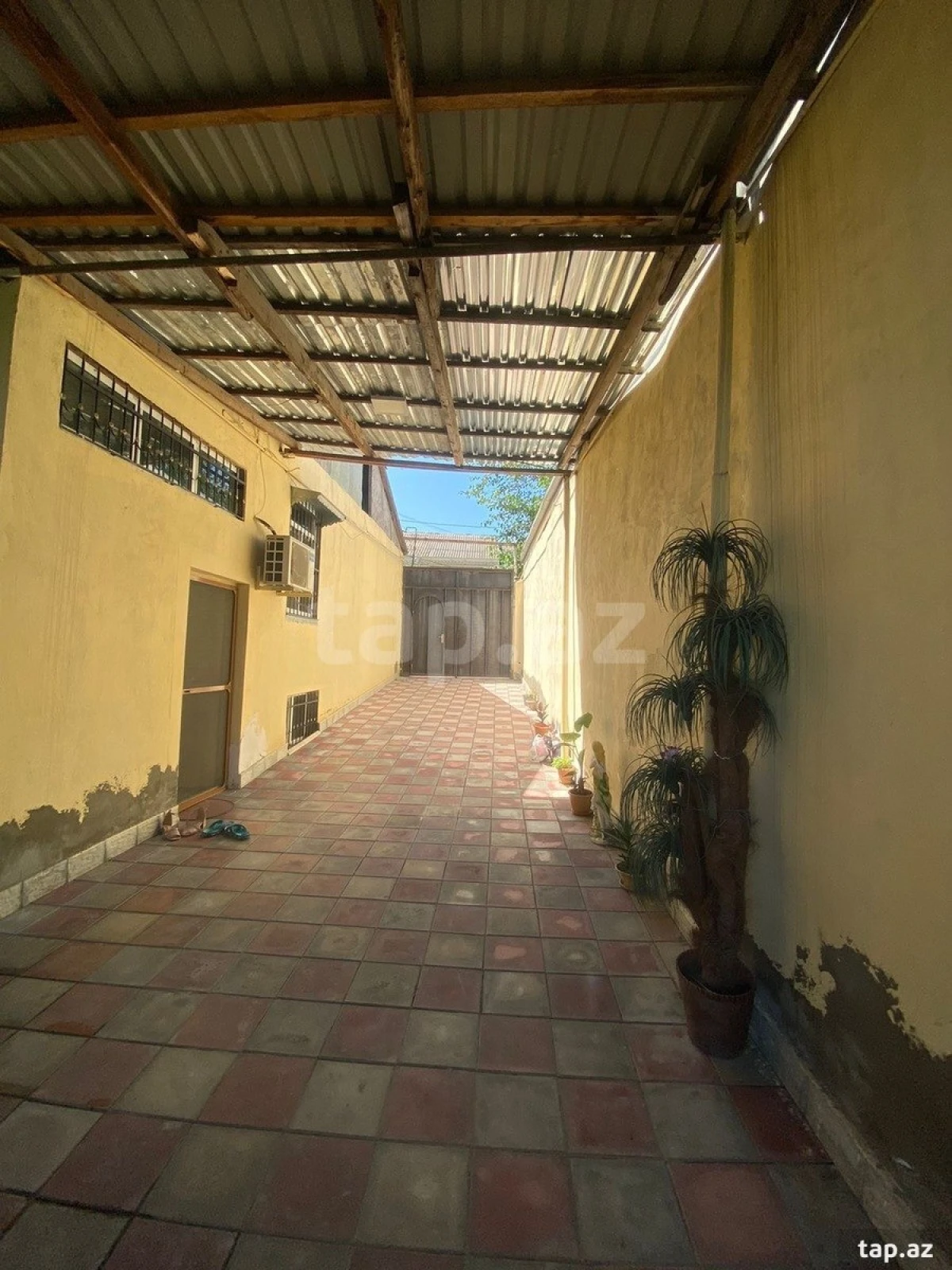 Satılır 4 otaqlı həyət evi