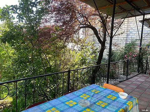 Satılır 4 otaqlı həyət evi