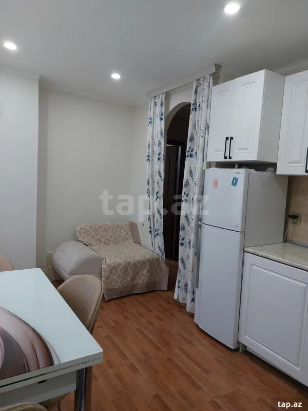 Kirayə verilir 2 otaqlı mənzil 70 m²