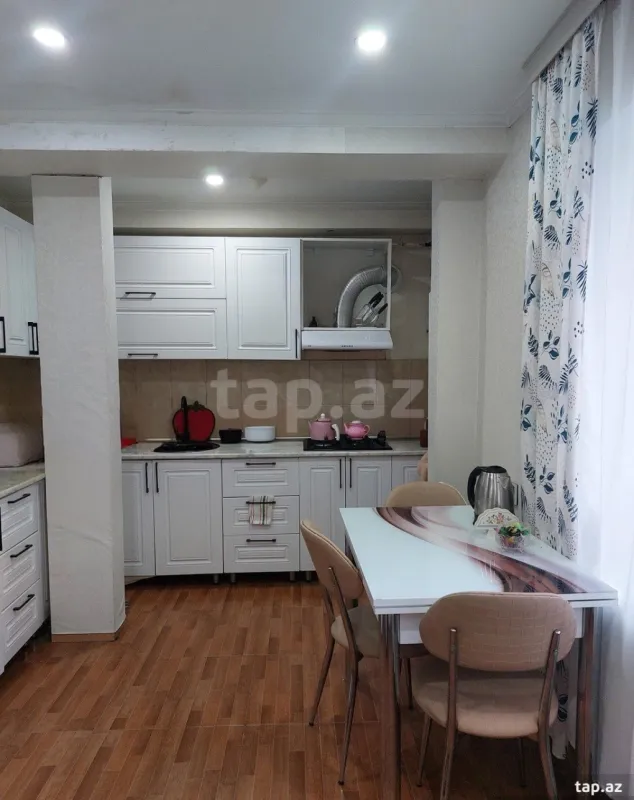 Kirayə verilir 2 otaqlı mənzil 70 m²