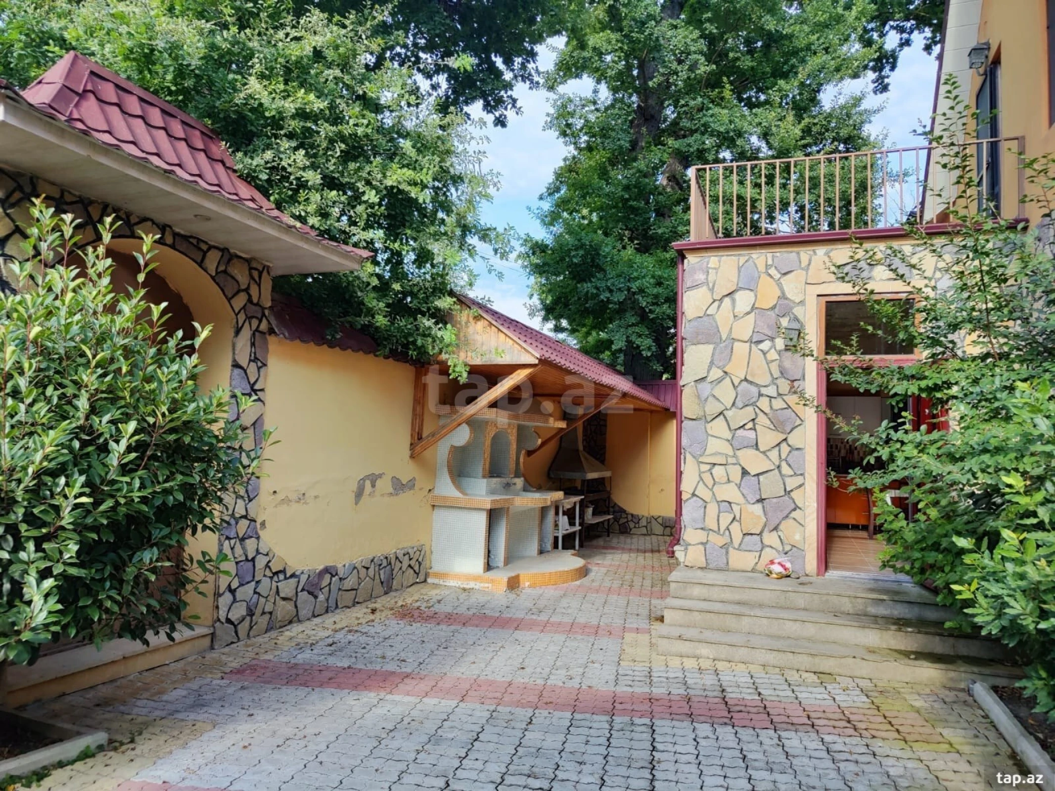 Kirayə verilir 5 otaqlı həyət evi