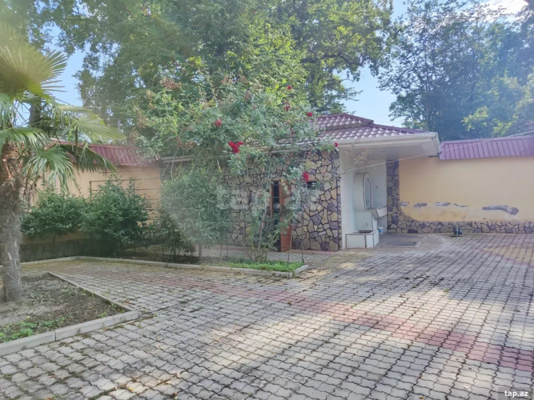 Kirayə verilir 5 otaqlı həyət evi