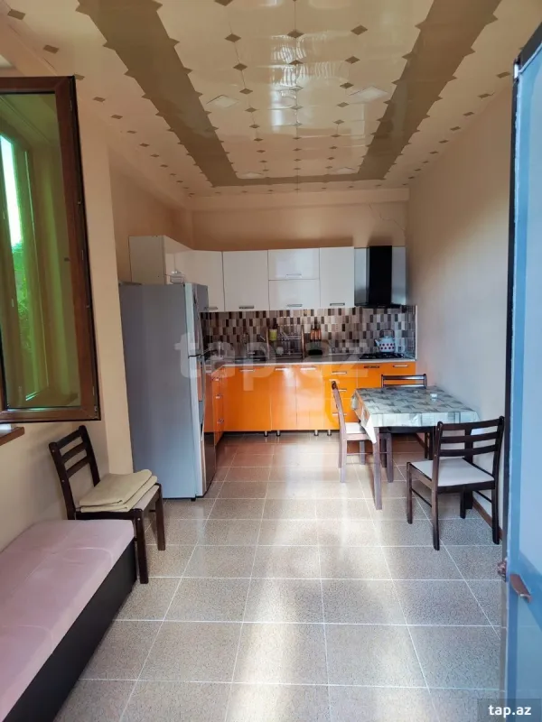 Kirayə verilir 5 otaqlı həyət evi