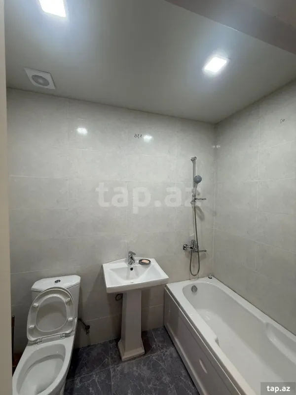 Kirayə verilir 3 otaqlı yeni tikili 80 m²