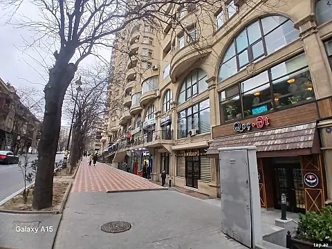 Satılır obyekt — Bakı, Nizami