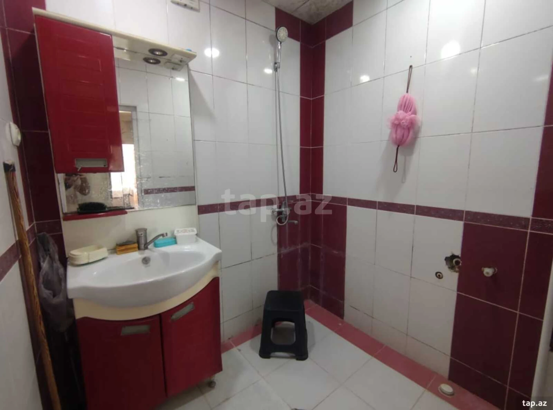 Kirayə verilir 2 otaqlı mənzil 60 m²