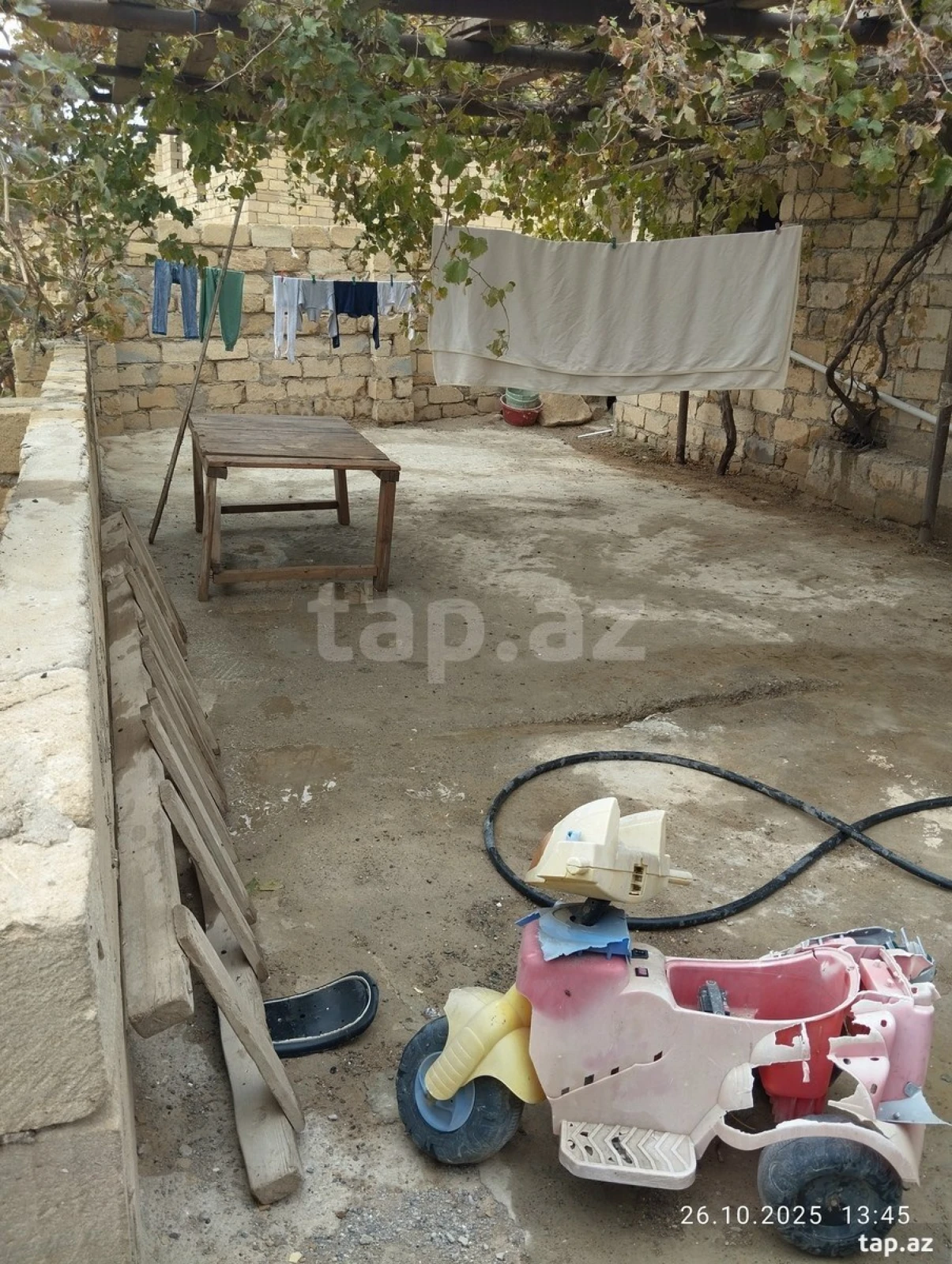 Satılır 4 otaqlı həyət evi