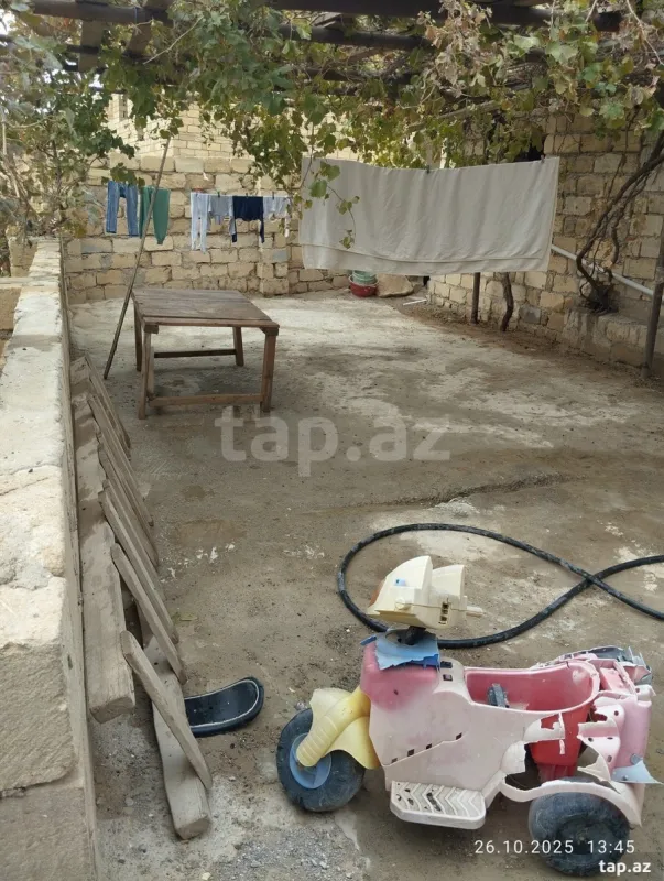 Satılır 4 otaqlı həyət evi