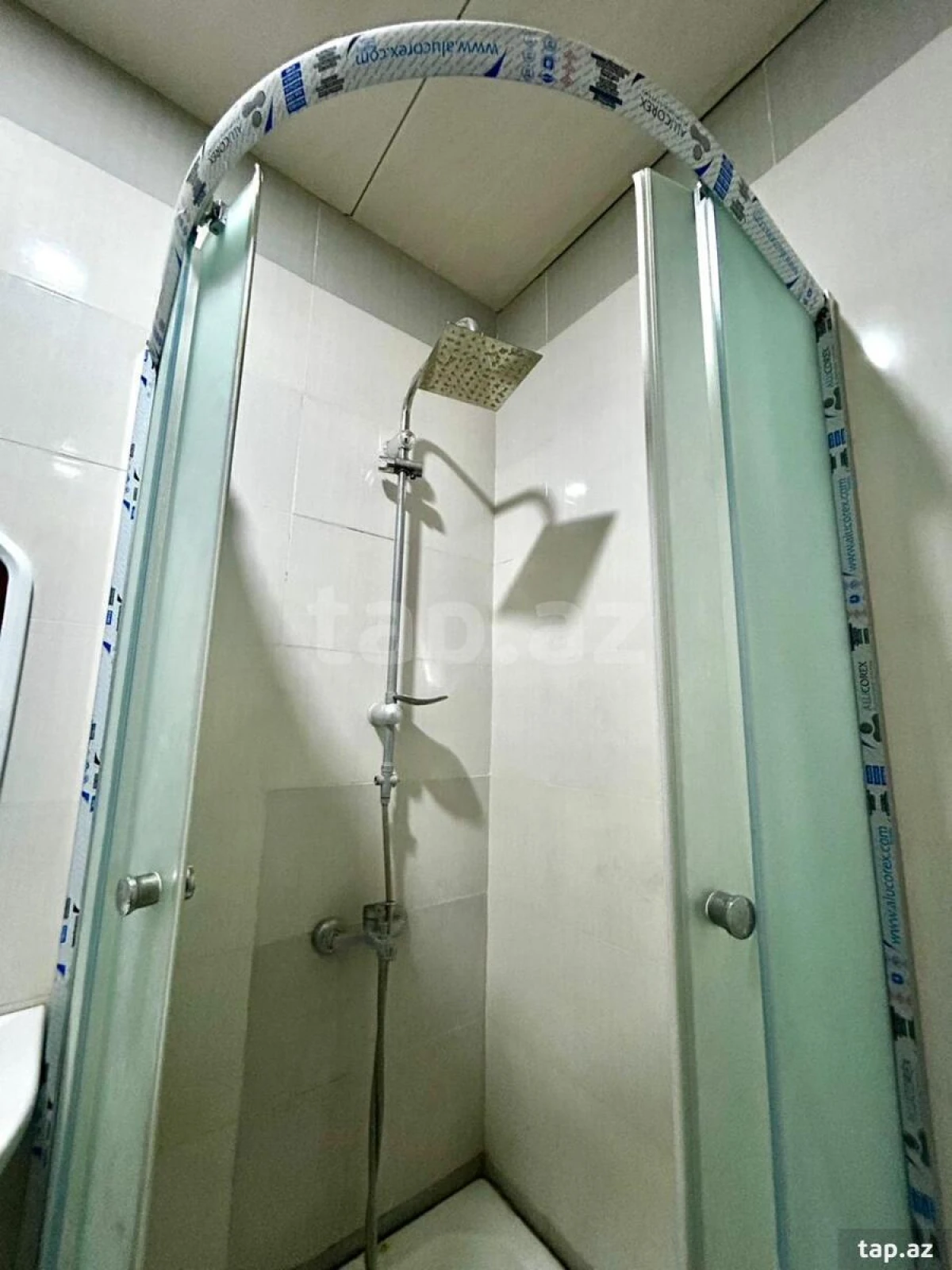 Satılır 2 otaqlı yeni tikili 60 m²