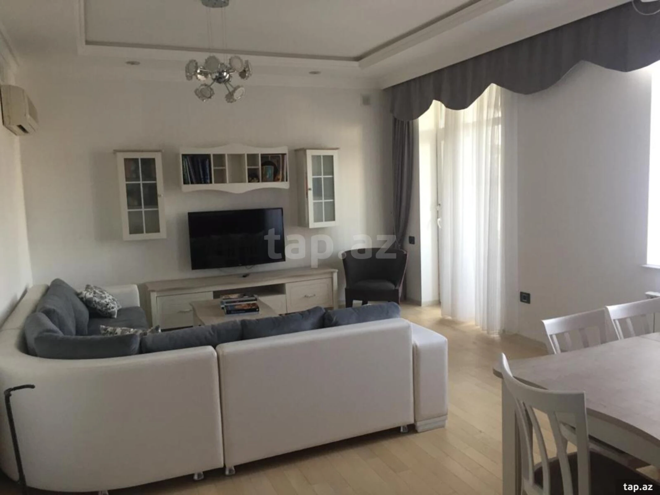 Satılır 3 otaqlı mənzil 125 m²