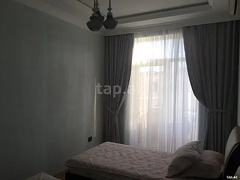 Satılır 3 otaqlı mənzil 125 m²