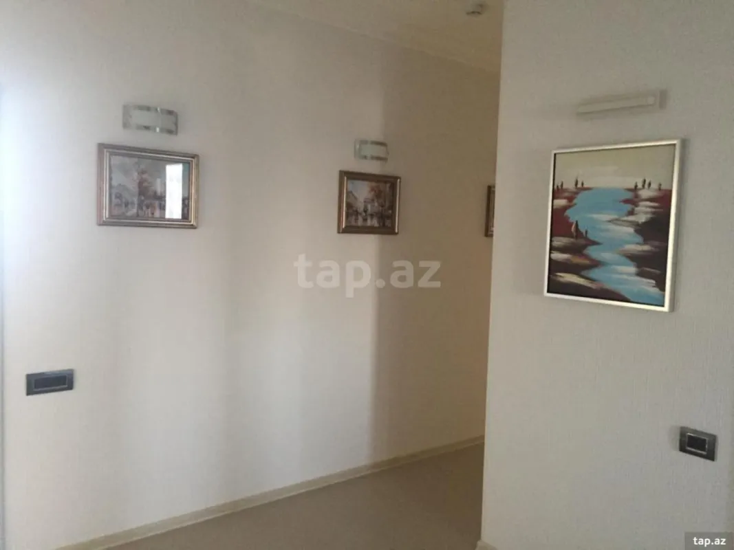 Satılır 3 otaqlı mənzil 125 m²