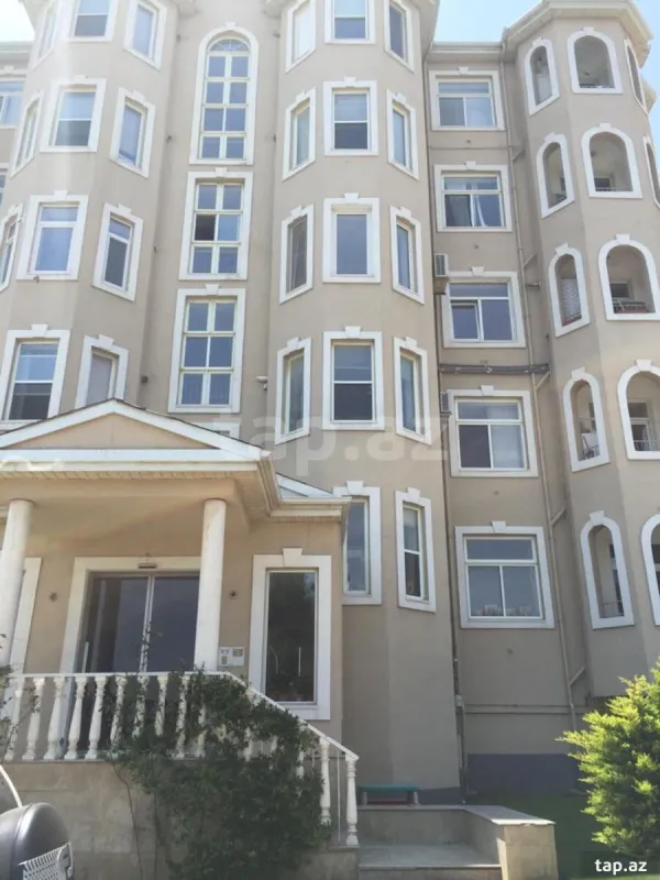 Satılır 3 otaqlı mənzil 125 m²