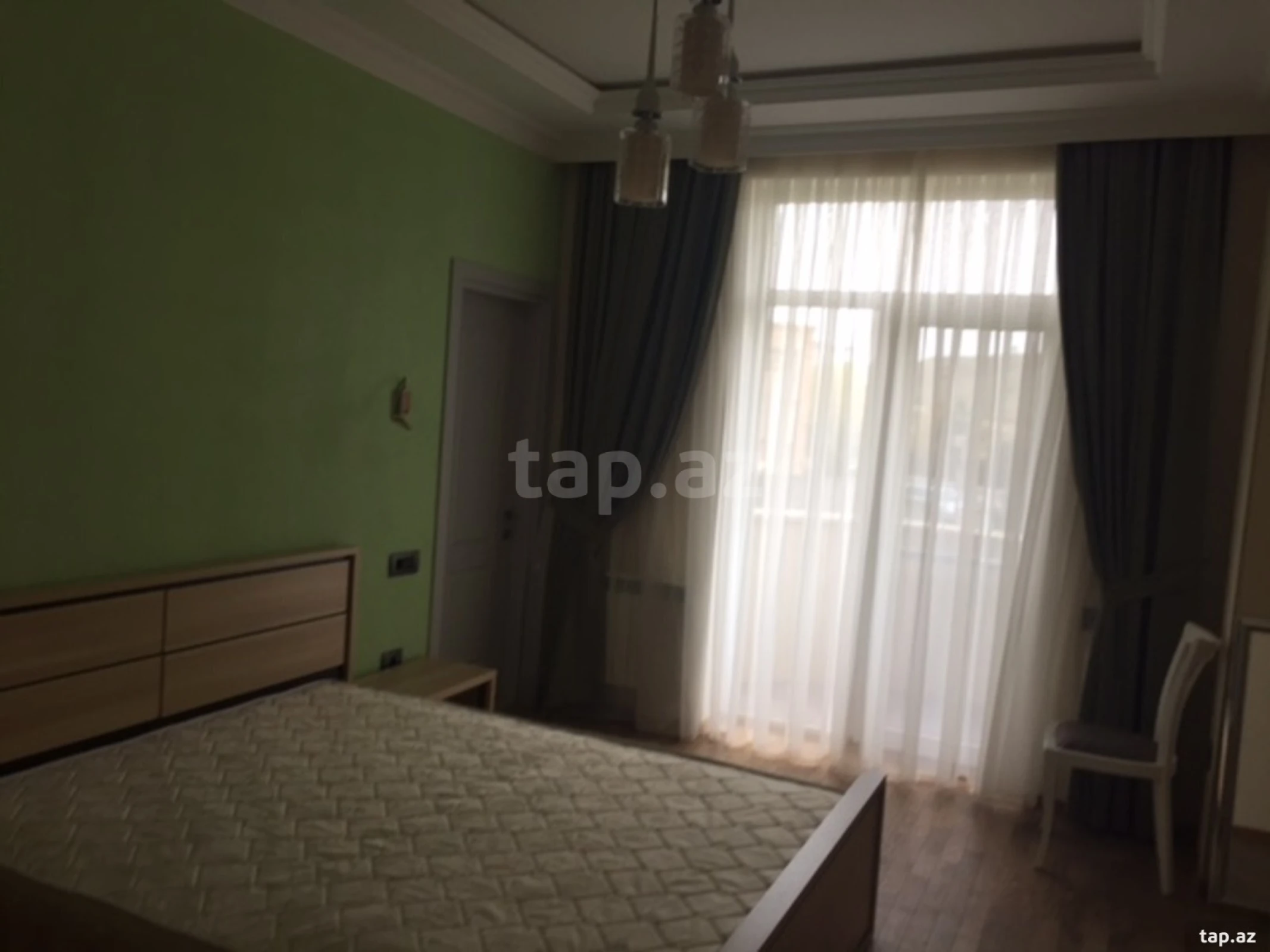 Satılır 3 otaqlı mənzil 125 m²