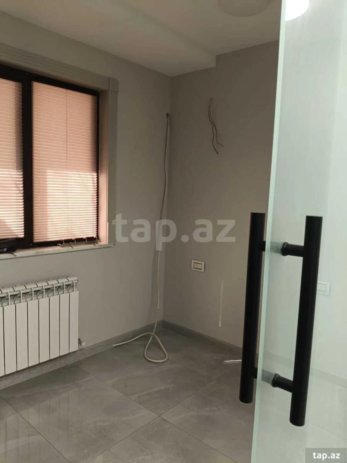 Kirayə verilir 4 otaqlı yeni tikili 100 m²