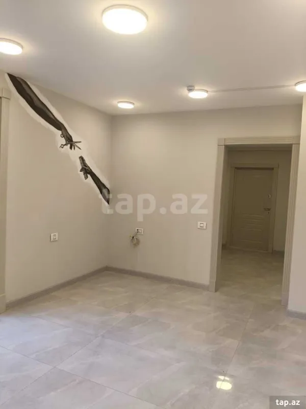 Kirayə verilir 4 otaqlı yeni tikili 100 m²