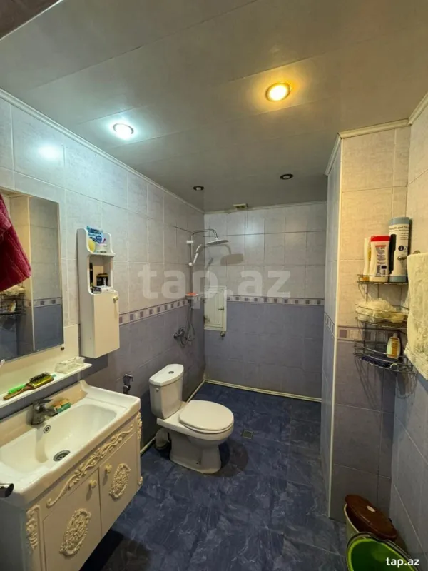 Kirayə verilir 2 otaqlı yeni tikili 70 m²