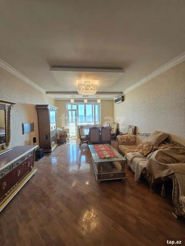 Satılır 3 otaqlı yeni tikili 143 m²