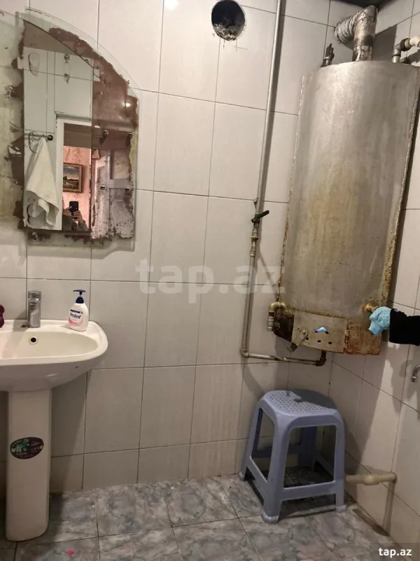 Satılır 4 otaqlı mənzil 80 m²