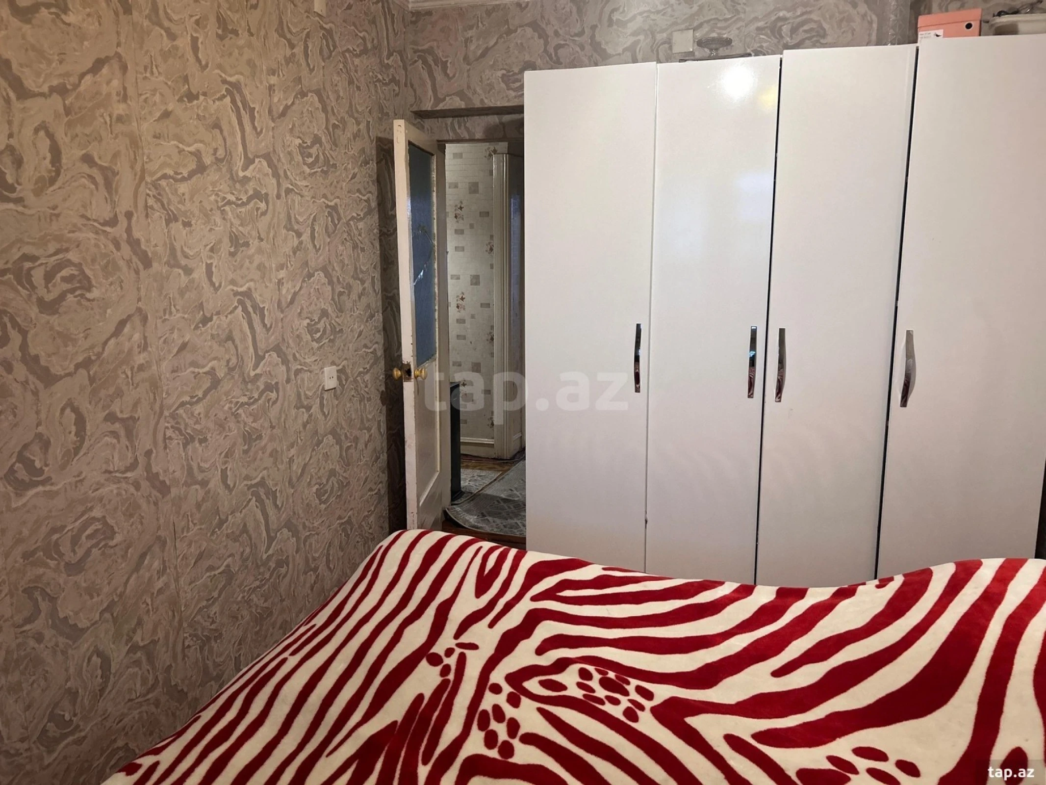 Satılır 4 otaqlı mənzil 80 m²