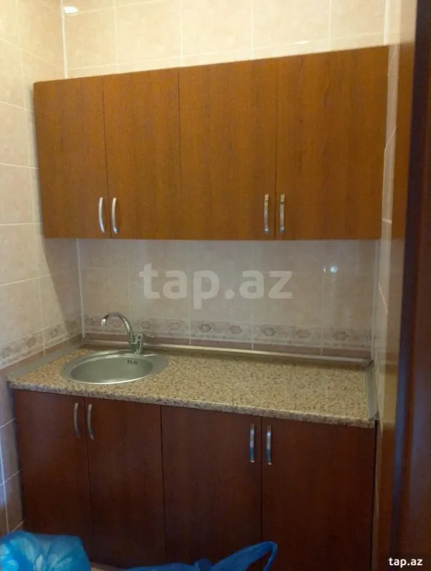 Kirayə verilir 6 otaqlı həyət evi