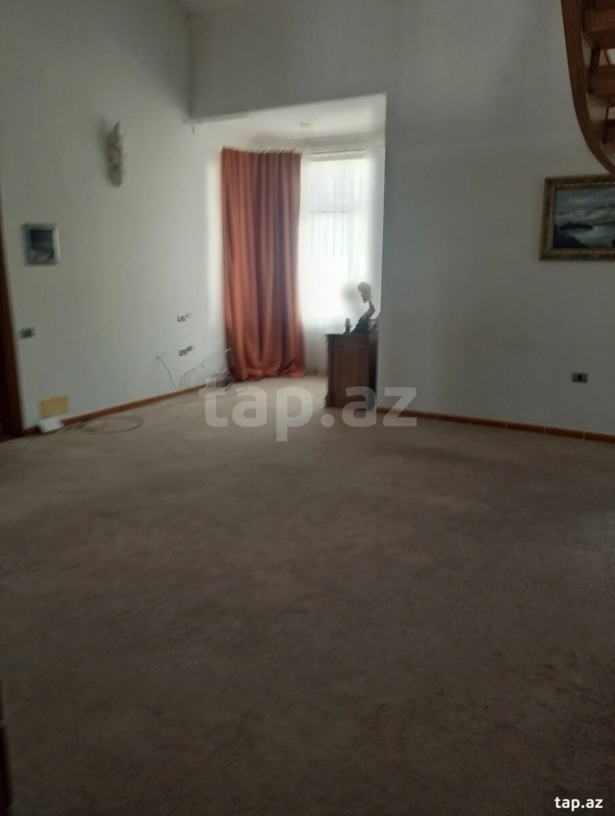 Kirayə verilir 6 otaqlı həyət evi