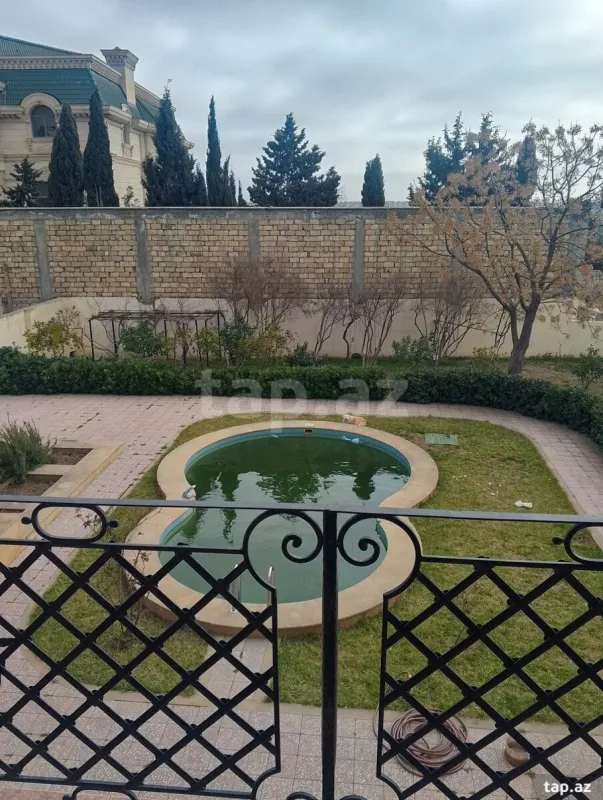 Kirayə verilir 6 otaqlı həyət evi