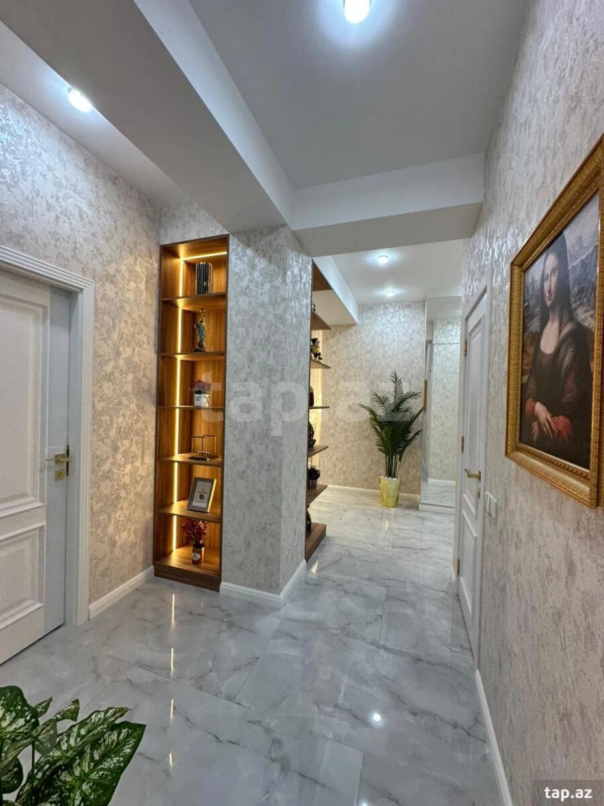 Satılır 3 otaqlı yeni tikili 82 m²