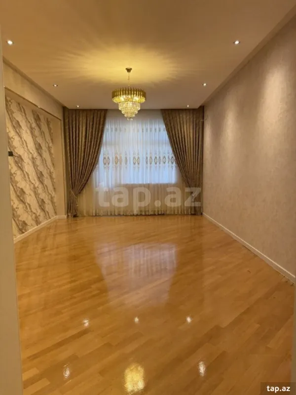 Satılır 3 otaqlı yeni tikili 130 m²