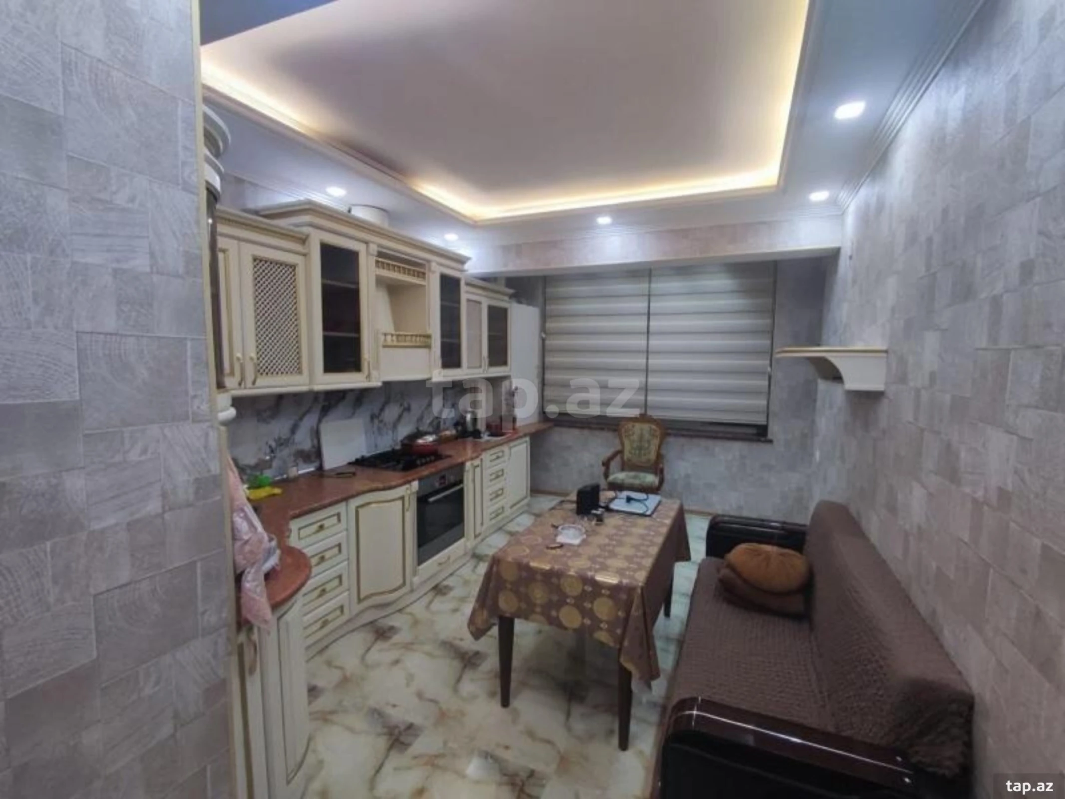 Satılır 3 otaqlı yeni tikili 120 m²