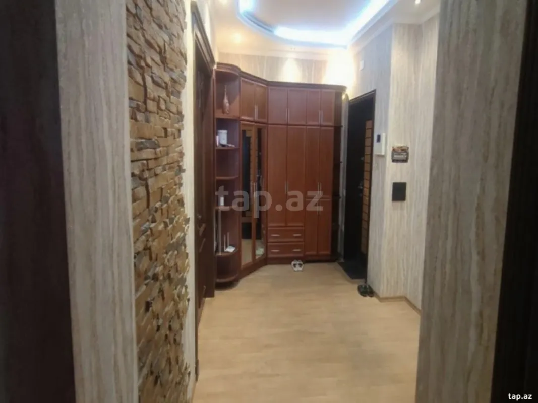 Satılır 3 otaqlı yeni tikili 120 m²