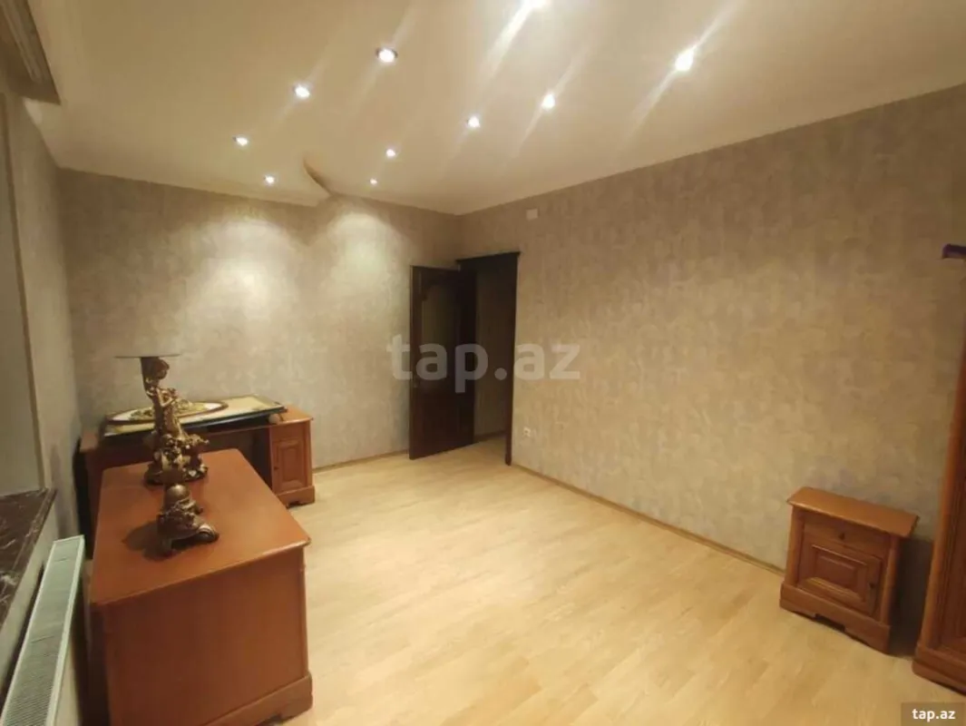 Satılır 3 otaqlı yeni tikili 120 m²