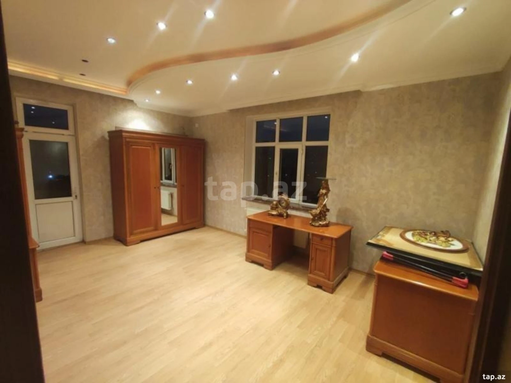 Satılır 3 otaqlı yeni tikili 120 m²