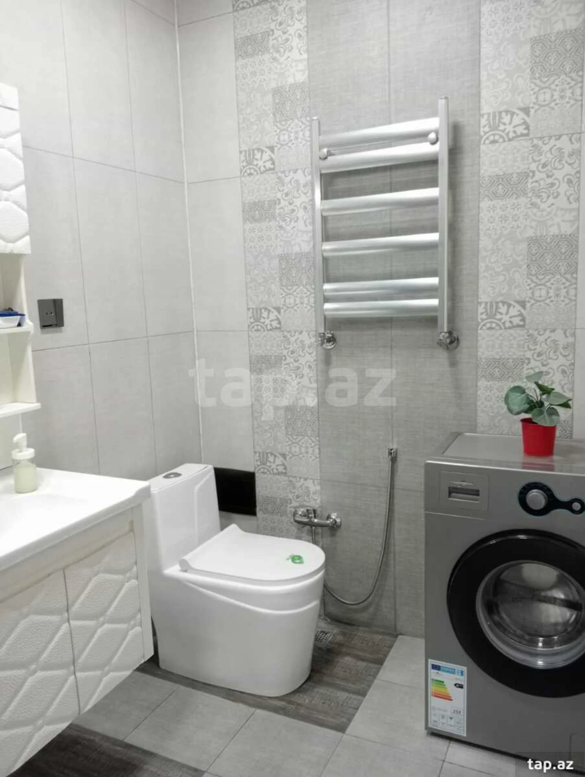 Kirayə verilir 2 otaqlı yeni tikili 65 m²