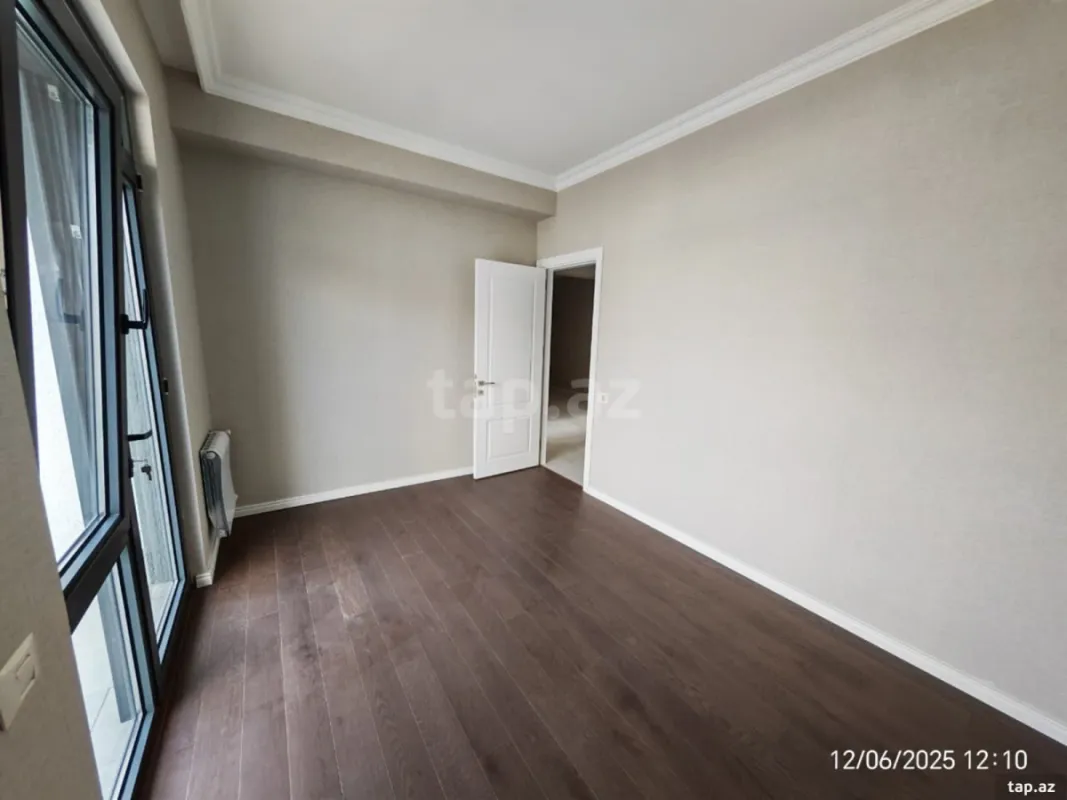 Satılır 3 otaqlı yeni tikili 110 m²