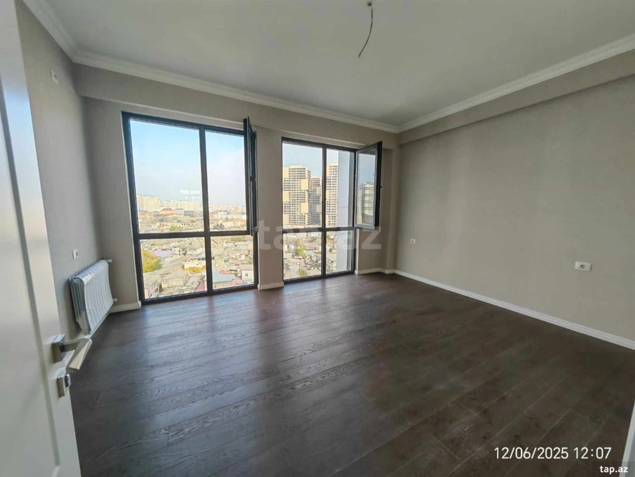 Satılır 3 otaqlı yeni tikili 110 m²