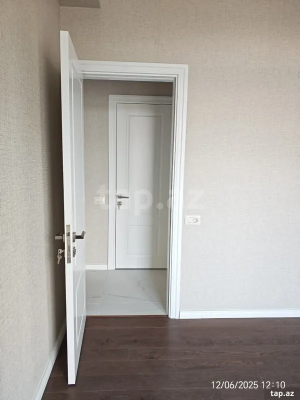 Satılır 3 otaqlı yeni tikili 110 m²