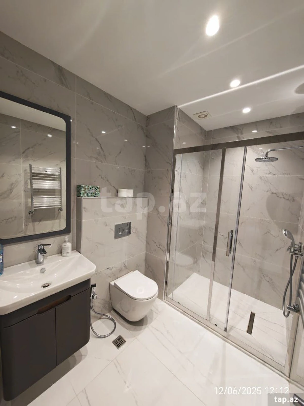 Satılır 3 otaqlı yeni tikili 110 m²