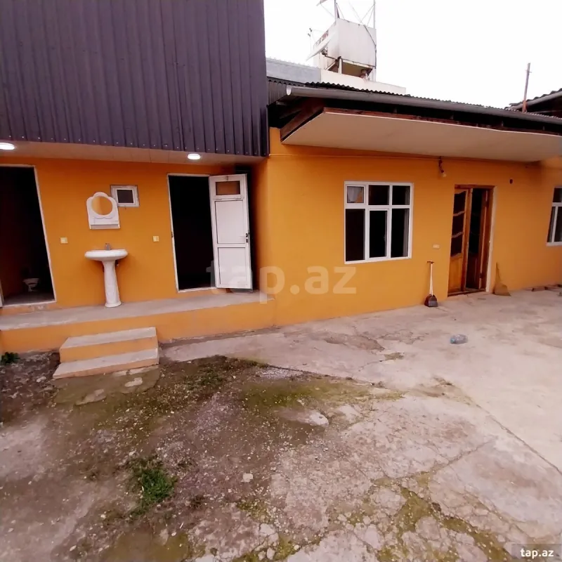 Kirayə verilir 4 otaqlı həyət evi