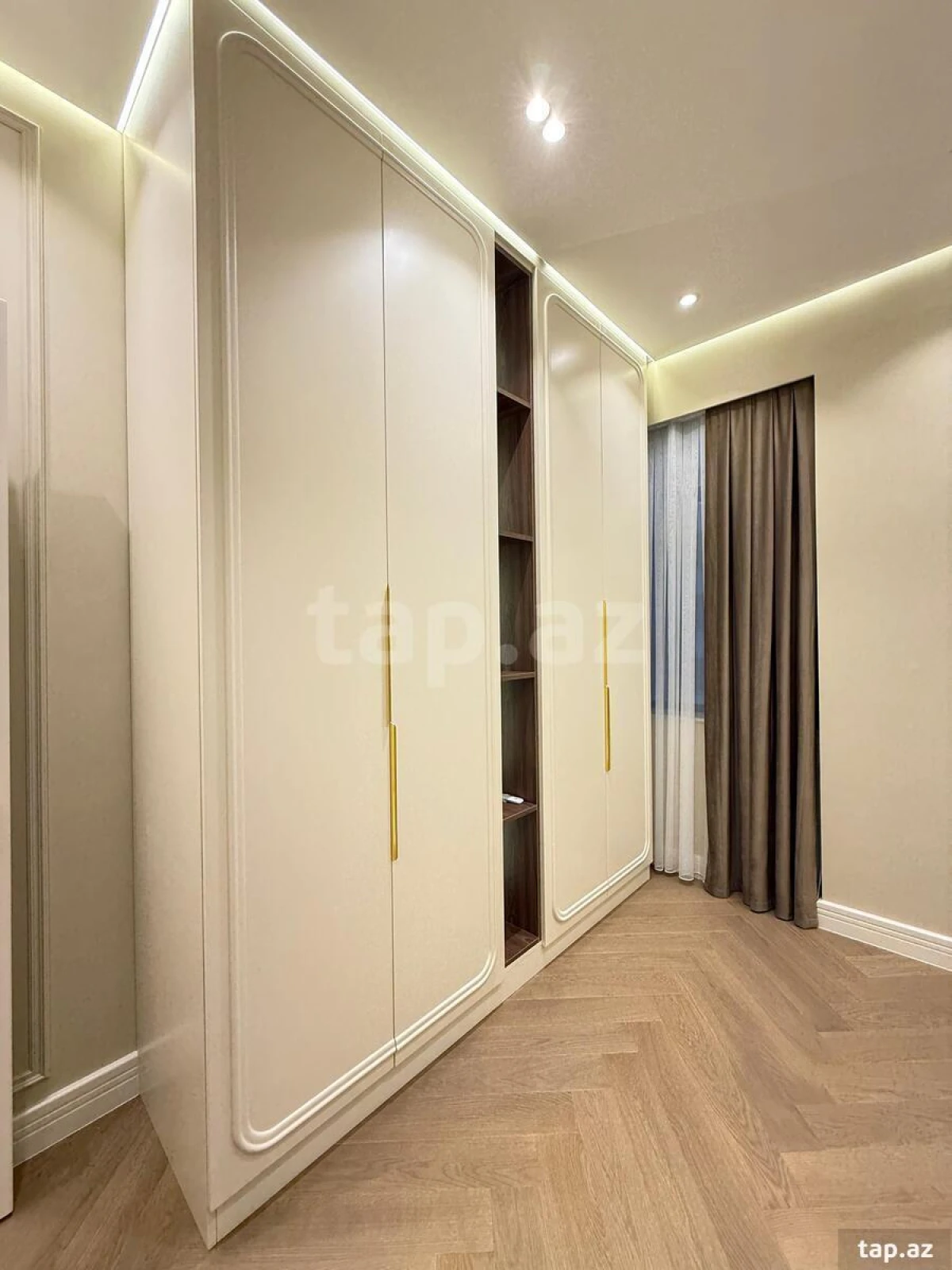 Satılır 3 otaqlı yeni tikili 85 m²