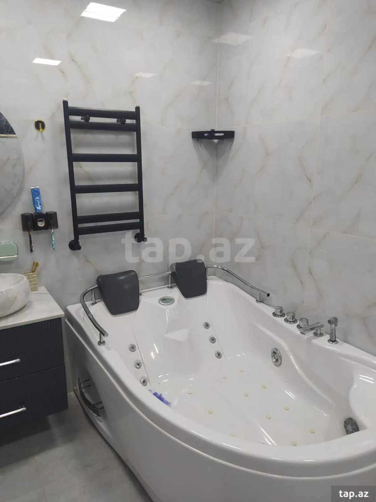 Kirayə verilir 4 otaqlı həyət evi