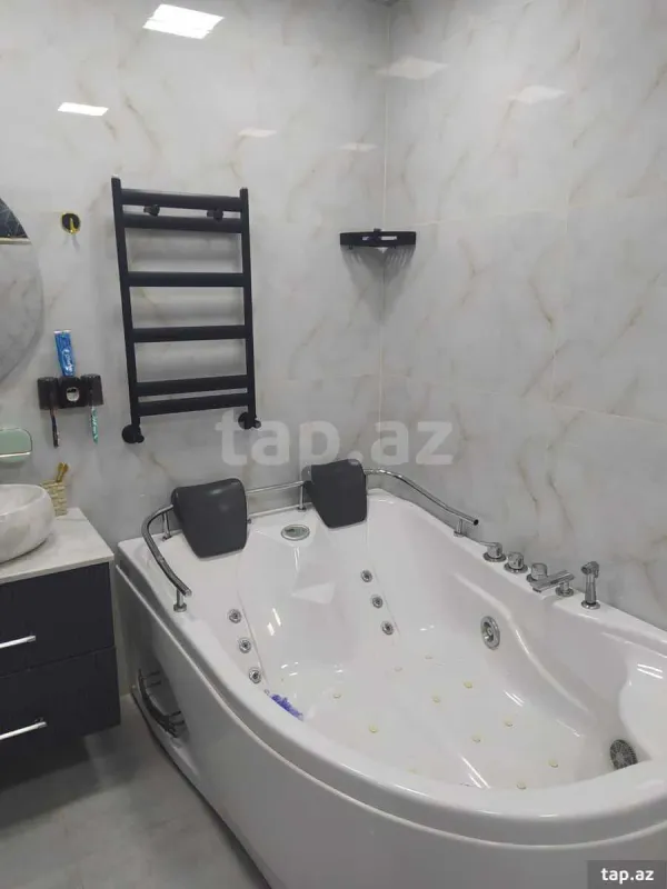 Kirayə verilir 4 otaqlı həyət evi