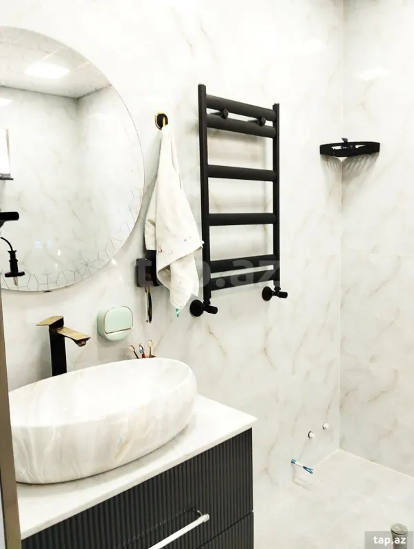 Kirayə verilir 4 otaqlı həyət evi