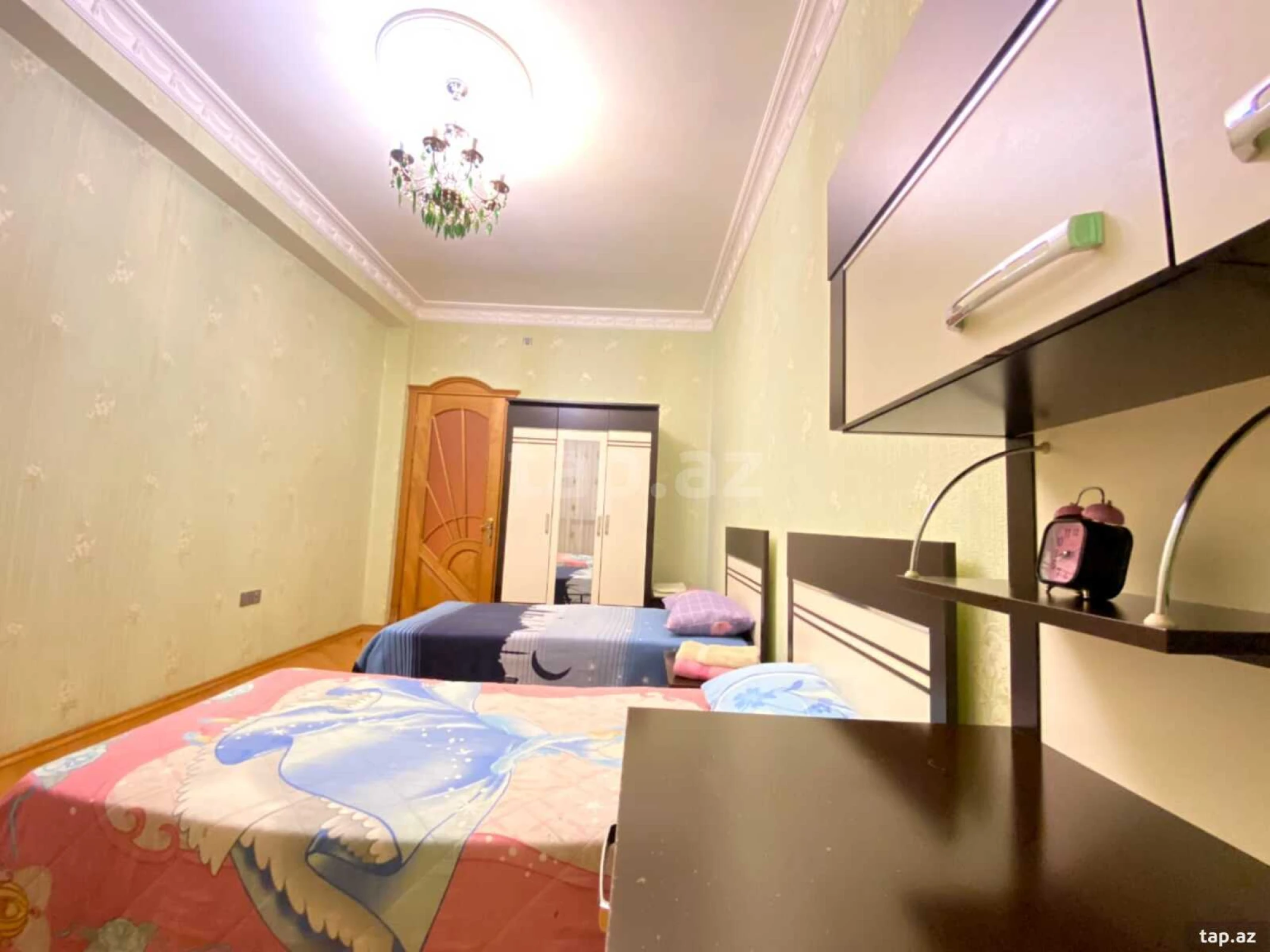 Kirayə verilir 3 otaqlı yeni tikili 160 m²